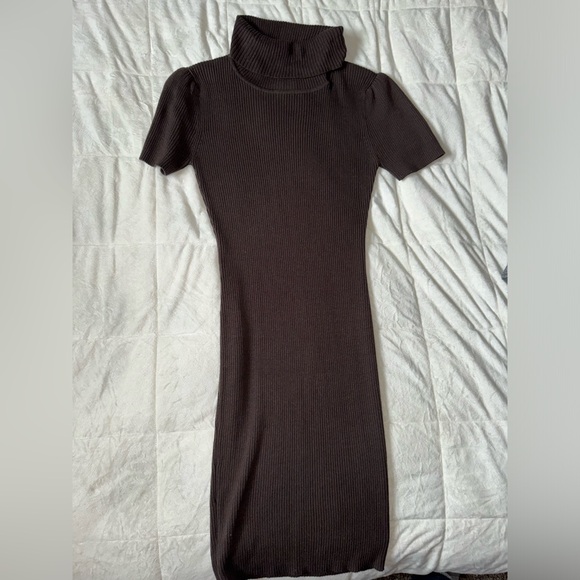 JESSICA SIMPSON Brown Tuttle neck midi dress. Size S - Picture 1 of 2